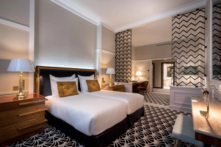 Deluxe Suite