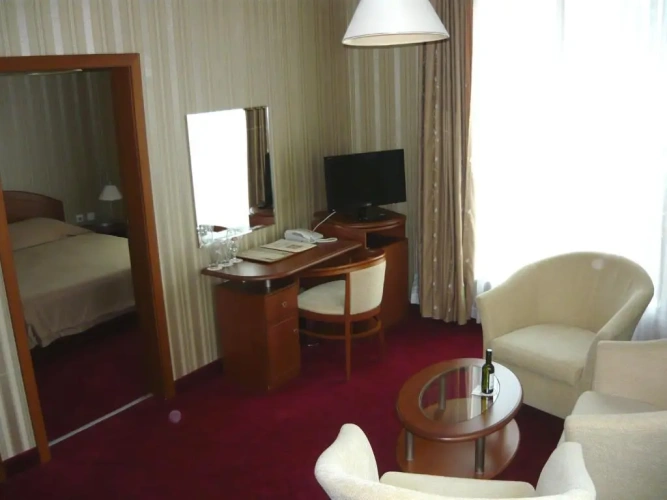 1 Bedroom Suite