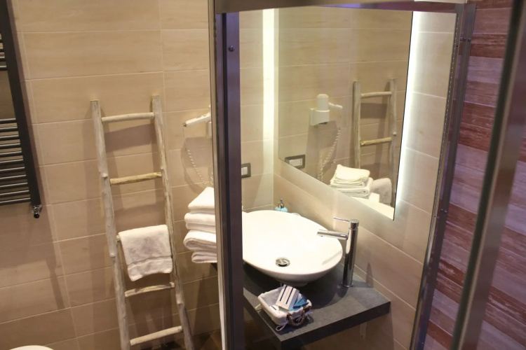 Roman Royal Rooms
