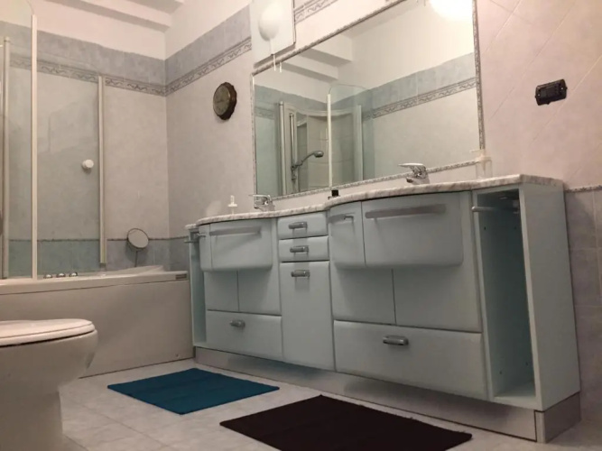 Villa 77