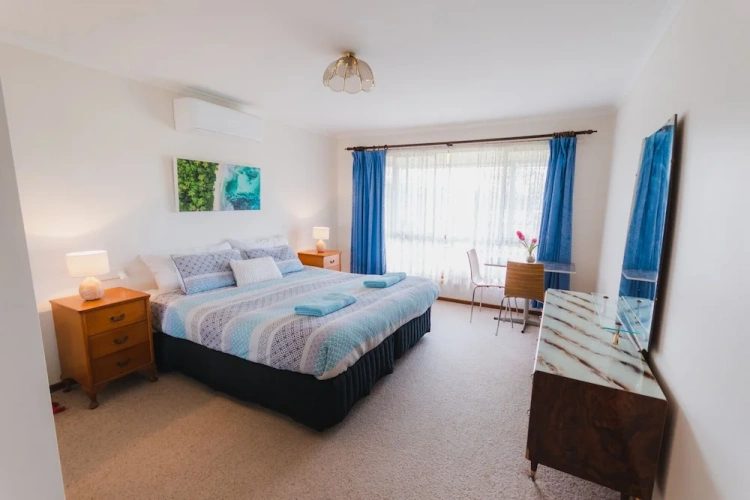 5 Bedrooms Family Cottage with balcony and with lake view