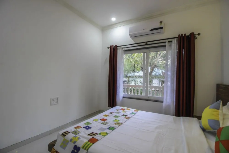 OYO 10972 Home Poolside 2BHK Siolim