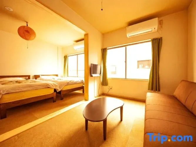 Standard Twin room with city view