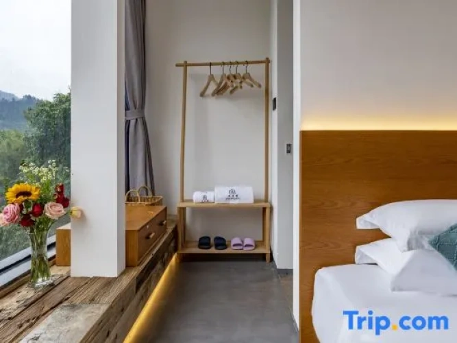 Standard Twin room with mountain view
