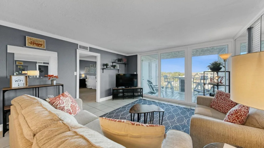 Dolphin Point 601b