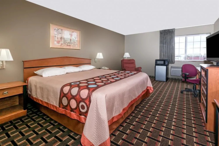 Super 8 Ottawa