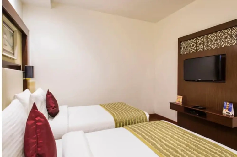 Deluxe Twin room with city view