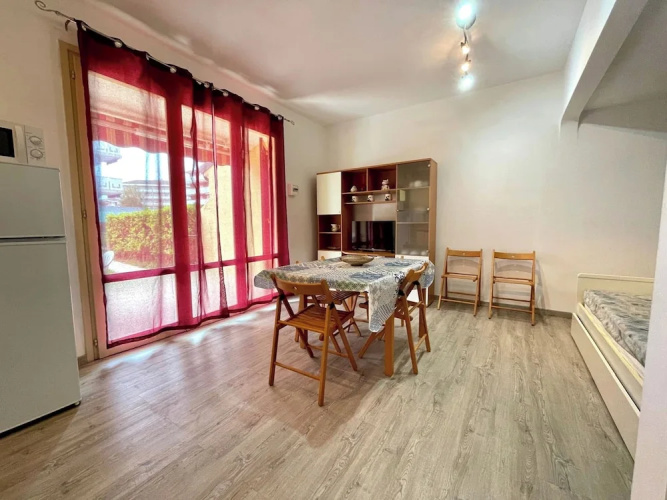 Spacious House With Garden and Pool