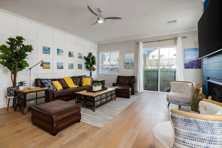 Large 4 Bedroom Close To Beach