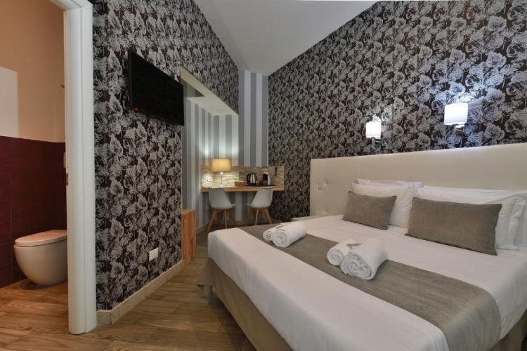 Standard Double room with view