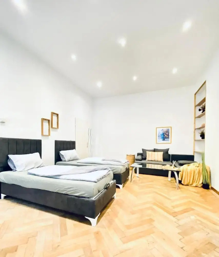 Bright and Spacious 2BR Flat Westbahnhof