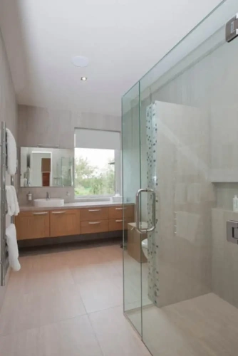 Standard Twin room with garden view