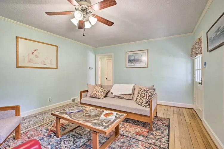 Lexington Getaway w/ Backyard Deck < 2 Mi to UK!