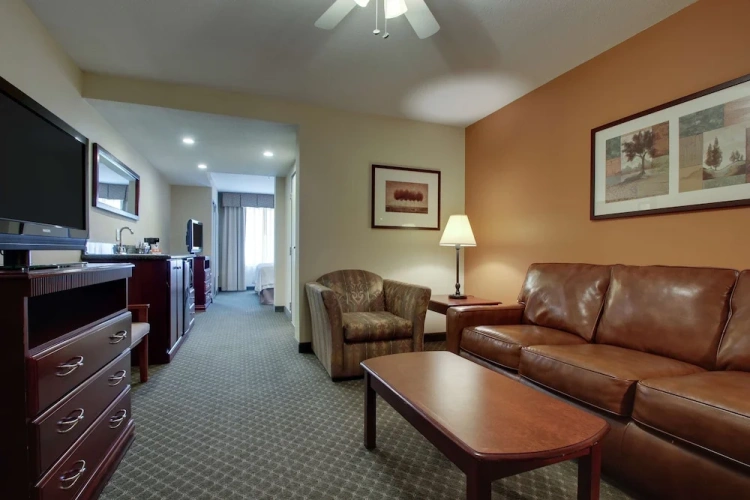 1 Bedroom Suite