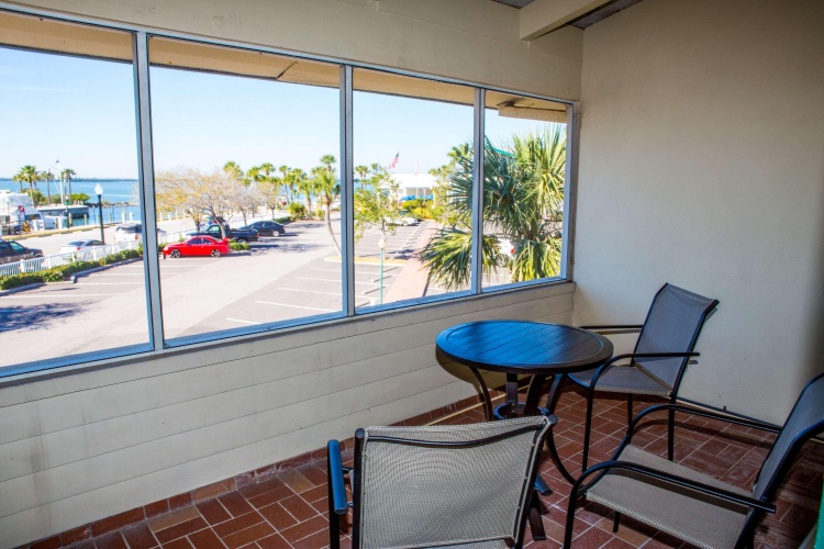 Best Western Plus Yacht Harbor Inn photo 9