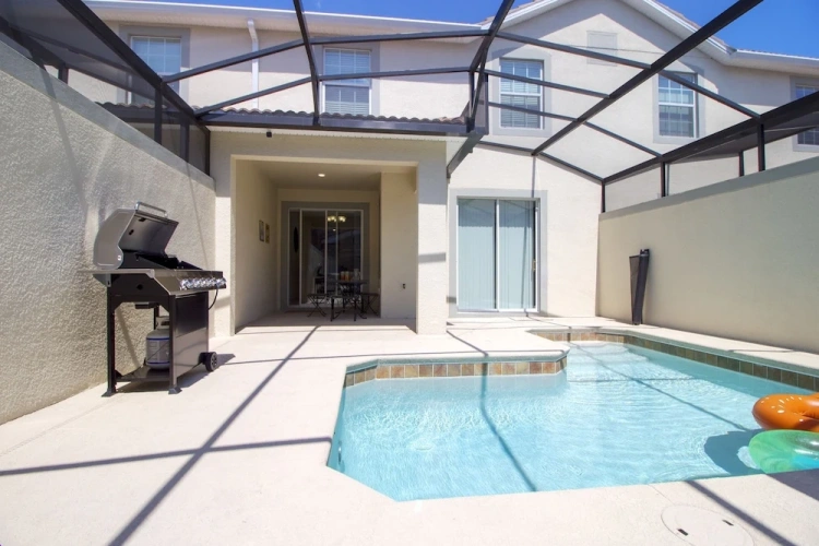 4 Bedrooms Cottage