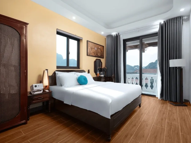 Deluxe Double room with balcony and with mountain view