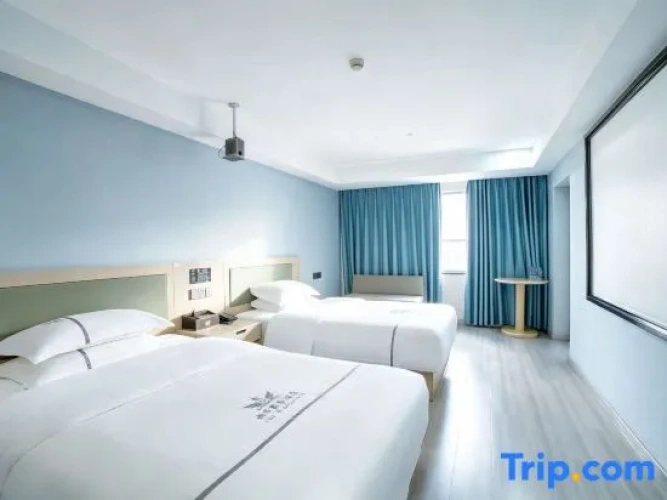 2 Bedrooms Deluxe Triple Suite