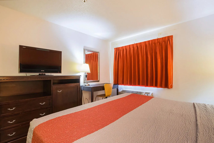 Baymont Inn & Suites Waterloo