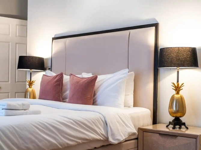 1 Bedroom Deluxe Apartment