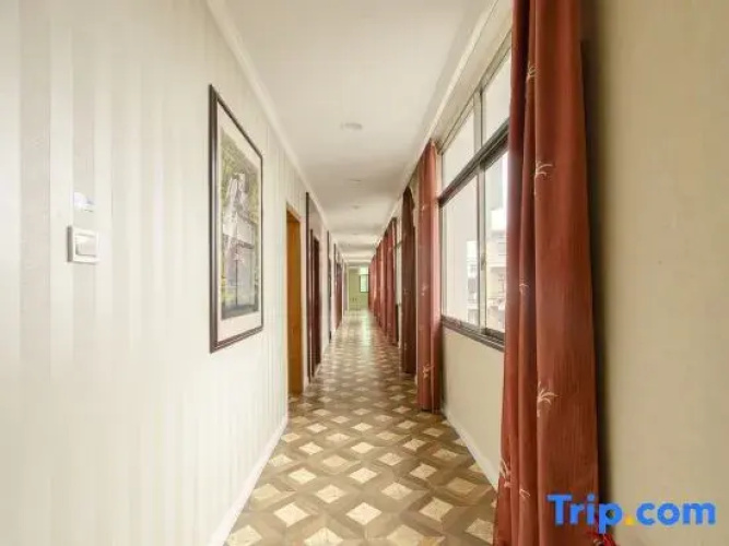 Yi County Daohuaxiang Hotel