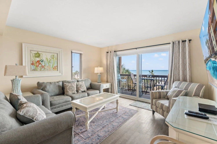 3 Bedrooms Deluxe room with balcony and with ocean view