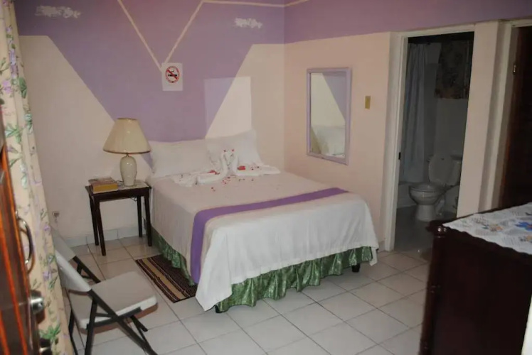 Palm Bay Guest House & Restaurant