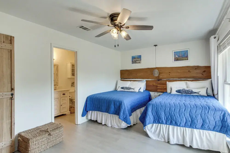 Inviting Home w/ Golf Course View in Diamondhead!