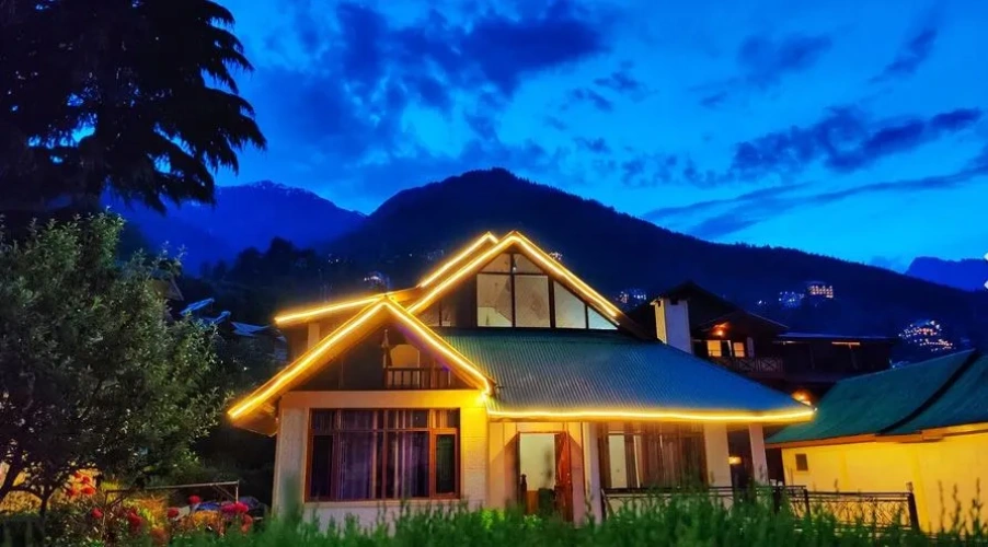 4 Bedrooms Cottage