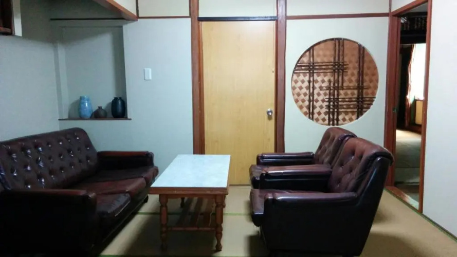 Guesthouse Angoso - Hostel