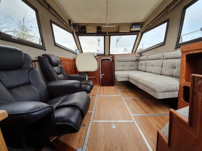 Houseboat Lynx