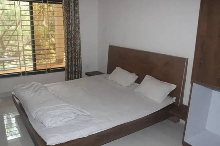 Maalgudi Hotel & Restaurant