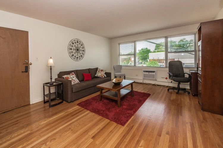 David’s Vacation Escapes Cozy Condo