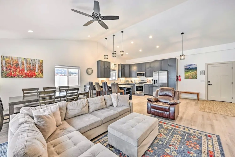 4 Bedrooms Cottage