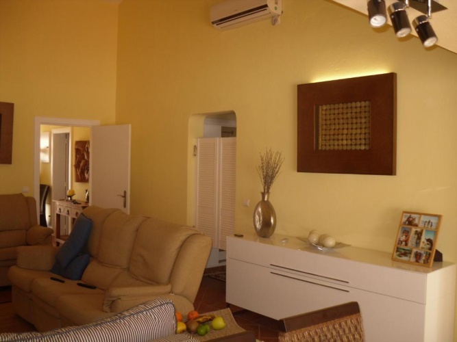 3 Bedrooms Cottage