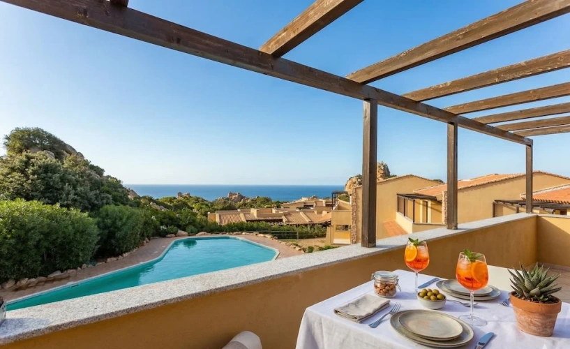 2 Bedrooms Classic Villa