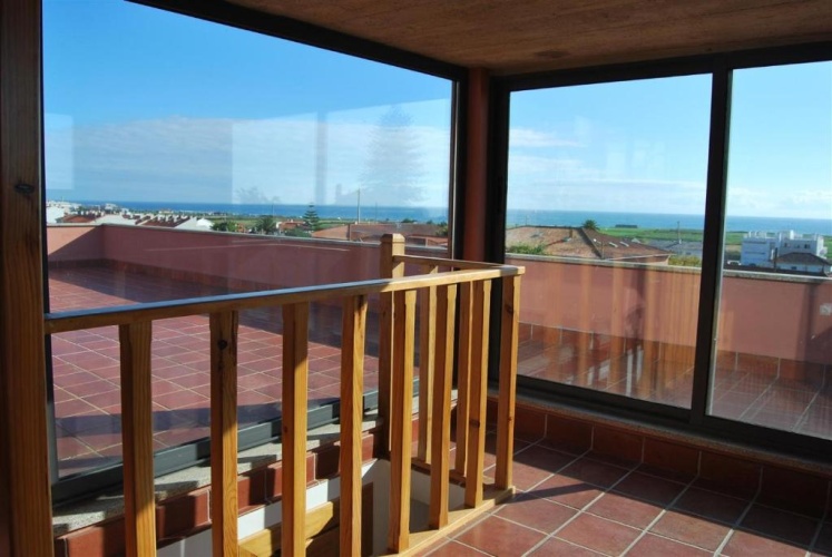 2 Bedrooms Apartment with balcony and with sea view