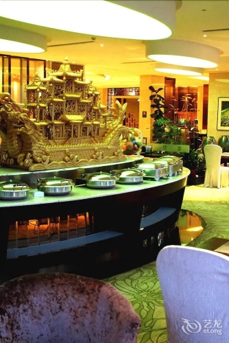 Yantai Celebrity Hotel
