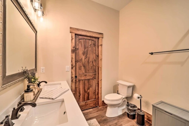 4 Bedrooms Cottage