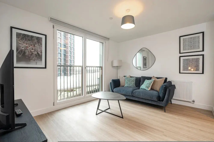 Designer Flat Near City Centre