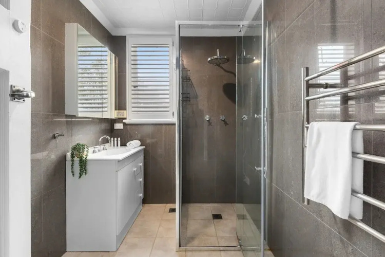 Bright 3-bed House With Garden,