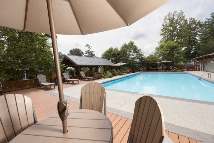 Cozy 1BR Tiny Home w Pool Access Free Tix