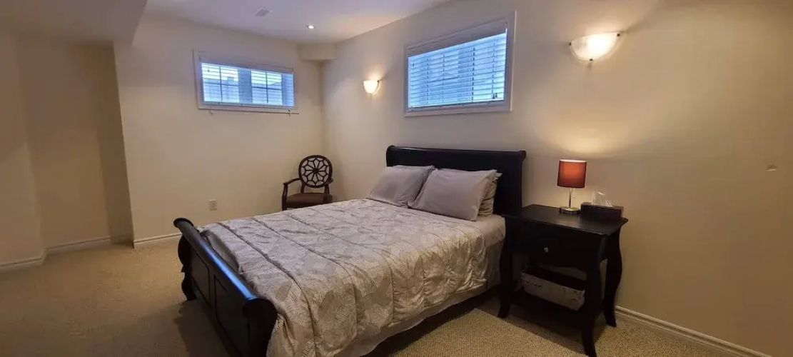 Spacious 2 BR, 3 Beds, Sleeps 6, Kitchen, Laundry