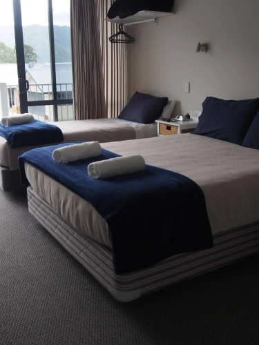 Linkwater Motel  Flashpackers