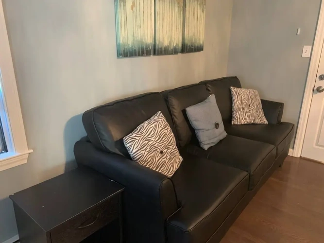 4 Bedrooms Apartment