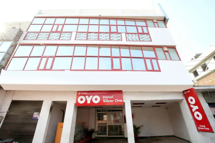 Silver One By OYO Rooms