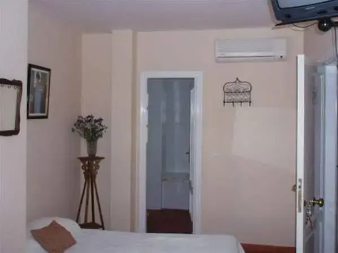 Hostal  Arco Plaza