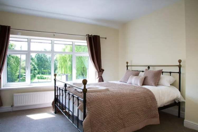 The George Carvery & Hotel