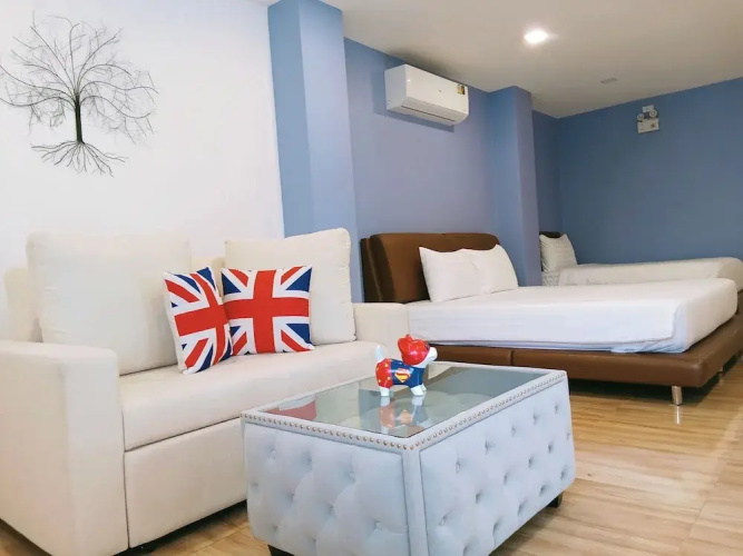 J-Boutique Hotel