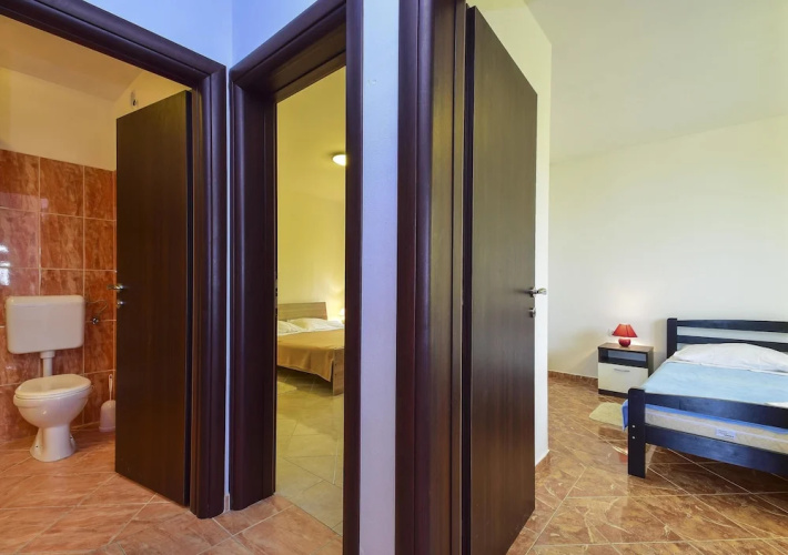 Apartments Komadina M73